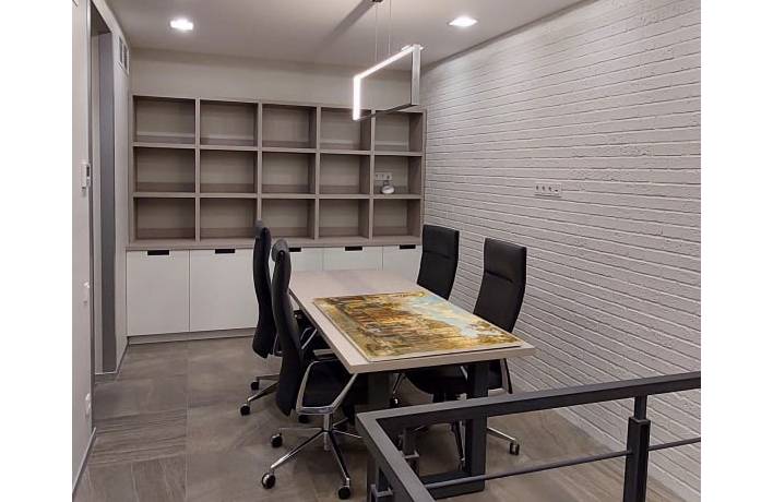 Two-level office in Prorizna street