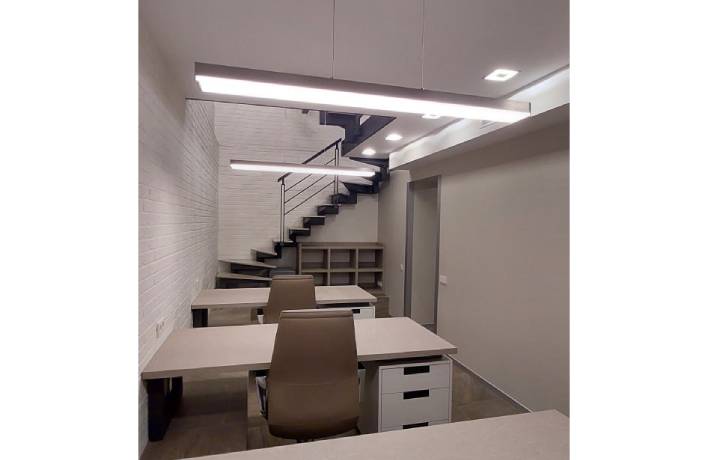 Two-level office in Prorizna street