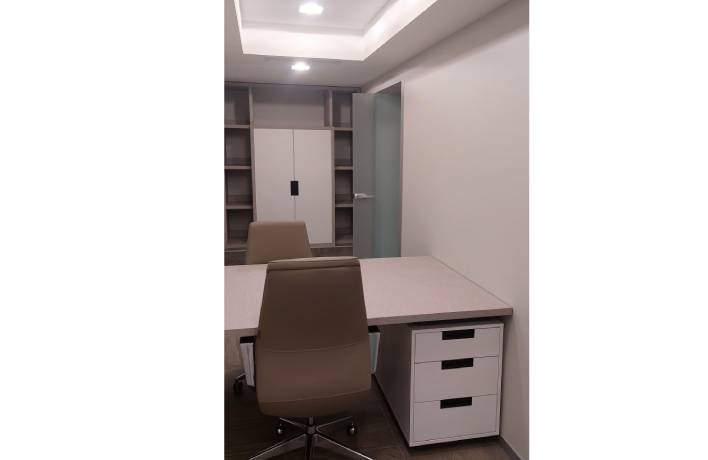 Two-level office in Prorizna street