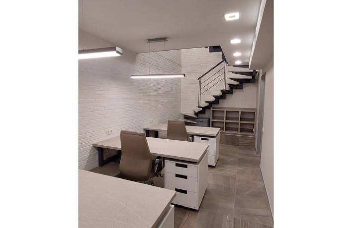 Two-level office in Prorizna street