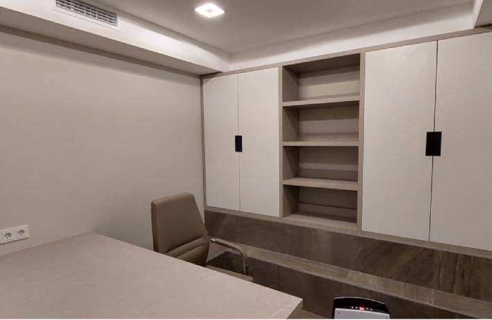 Two-level office in Prorizna street